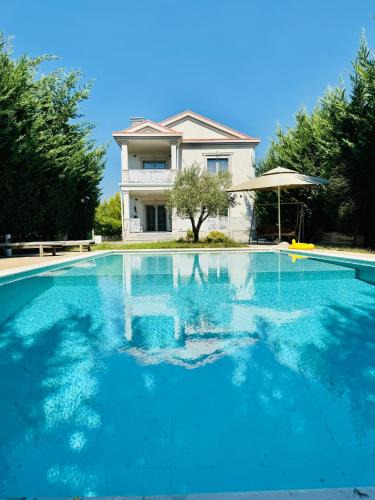 Kamez Villa | Villa Siena
