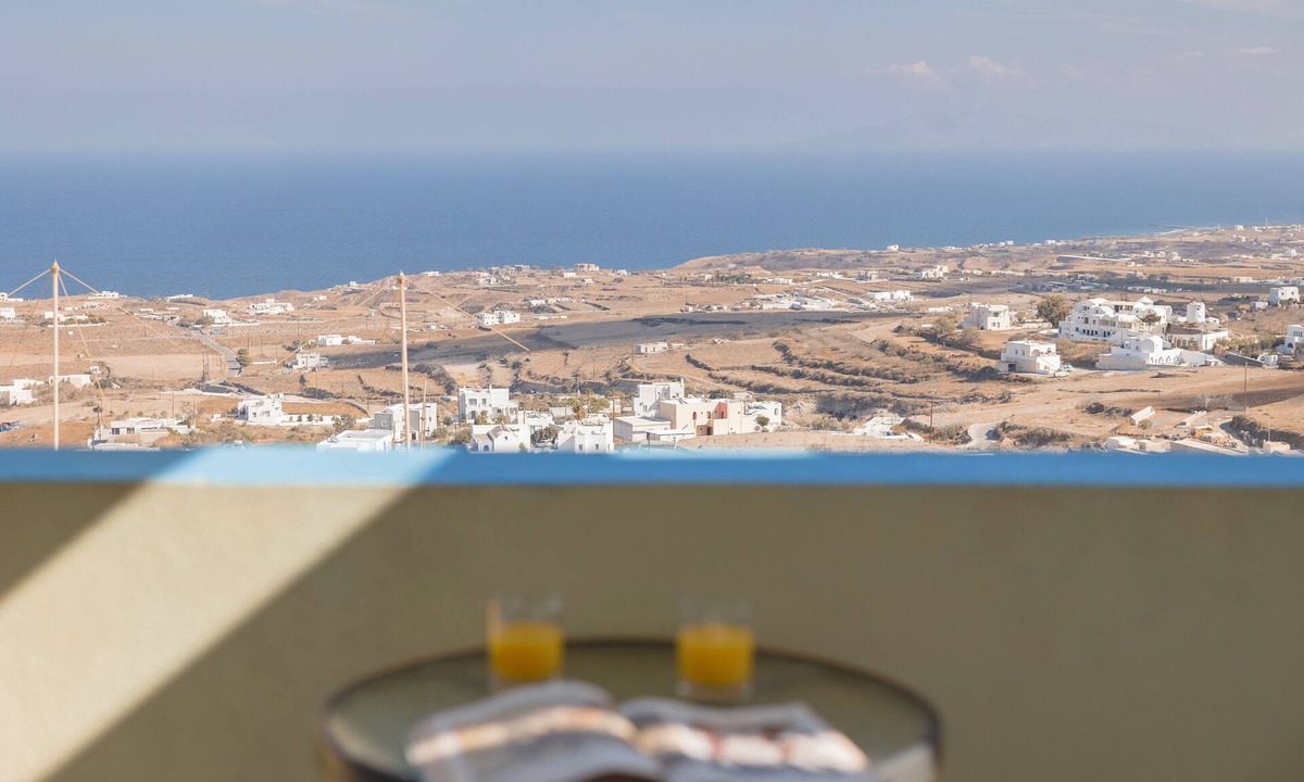 Megalochori Hotel | Villa Stella