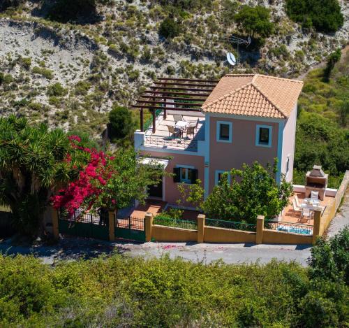 Dhrakata Villa | Villa Verde with Outdoor Jacuzzi