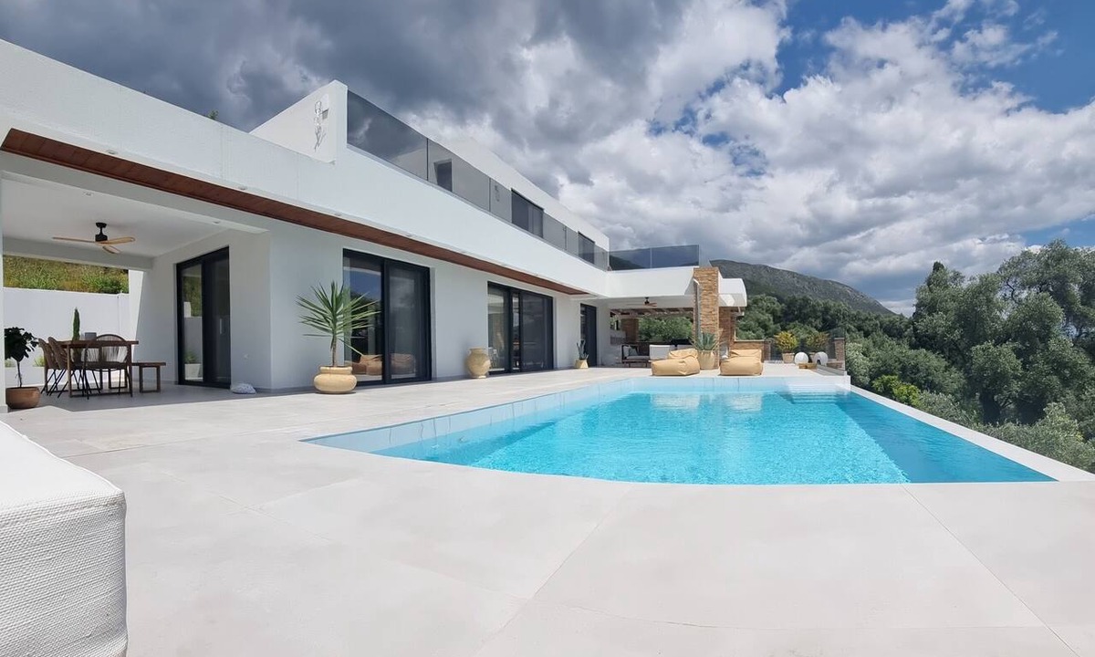 Parga Villa | Villa Westwood in Parga 2 floor, 3 bedrooms, infinity pool, parking, privacy