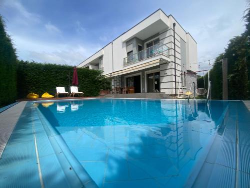 Ishem Villa | Villa with private pool