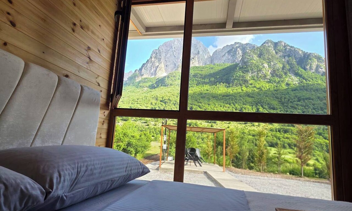 Shkoder County Cabin | Visi Cabins Boge | CozyMountain Cabin with Stunning views