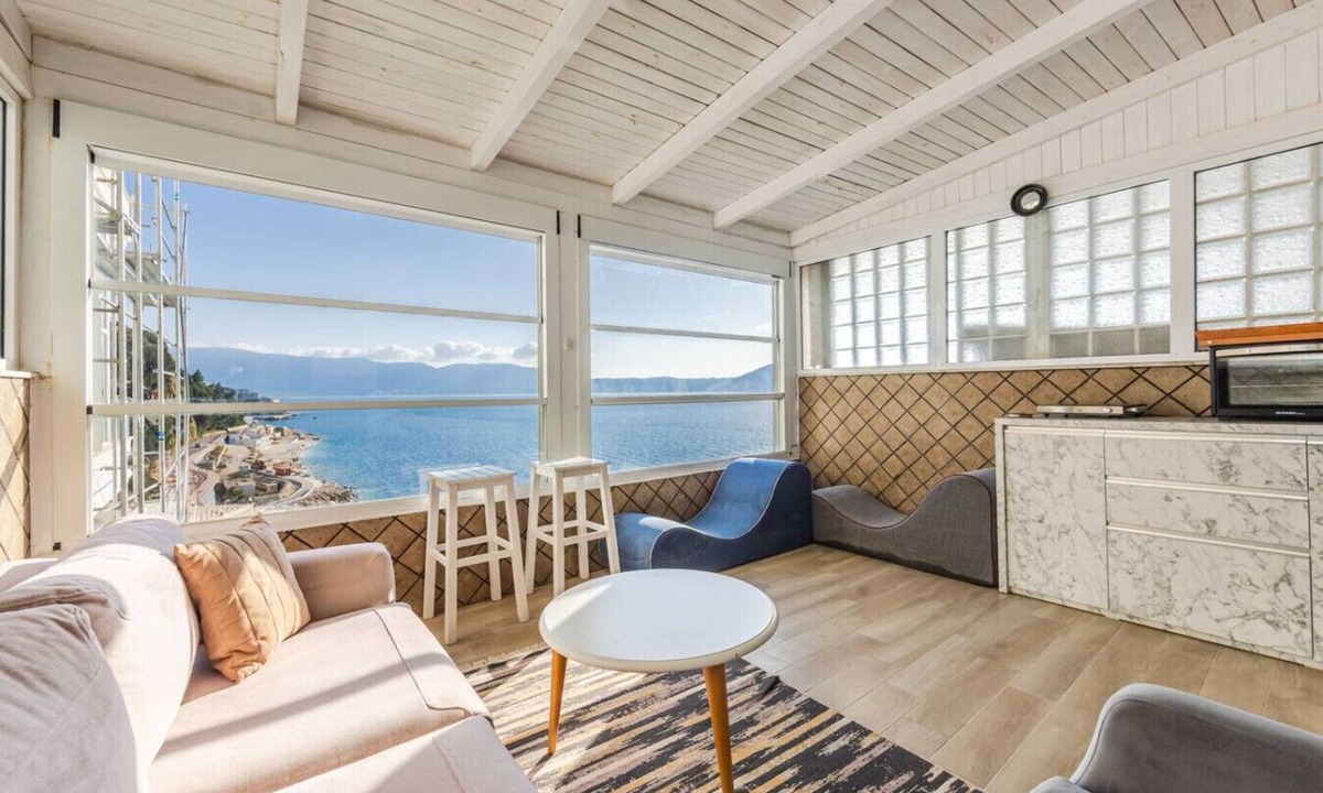 Orikum Apartment | Vista Mare Horizon | Patio with Amazing Seaview by PikHost