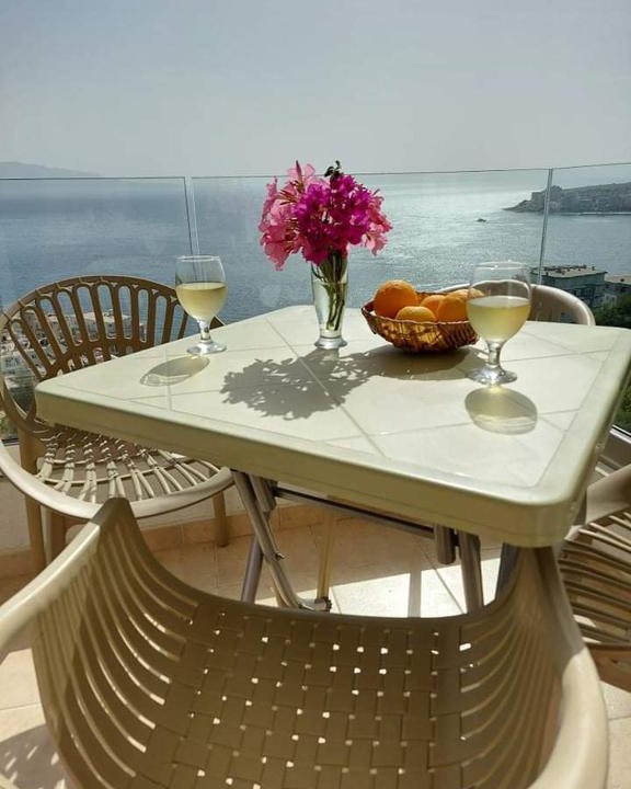 Qafe e Gjashtes Apartment | Vistula Apartment Saranda