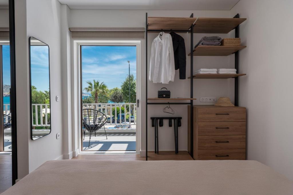 Varkiza Apartment | WALK2BEACH Riviera Beachfront Luxury Studio Suite - Steps to Yabanaki Varkiza