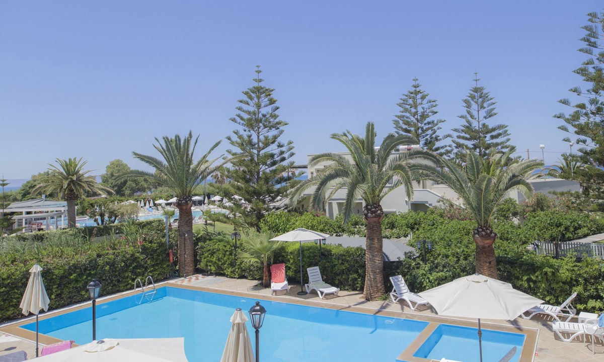 Platanes Hotel | warm hospitality to creta aquamarine hotel