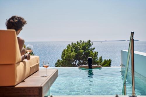 Lassi Hotel | White Rocks Hotel Kefalonia