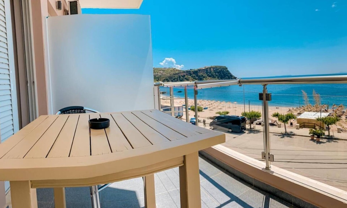 Himare Hotel | Wonderful 3-bedroom hotel with AC in charming Himarë