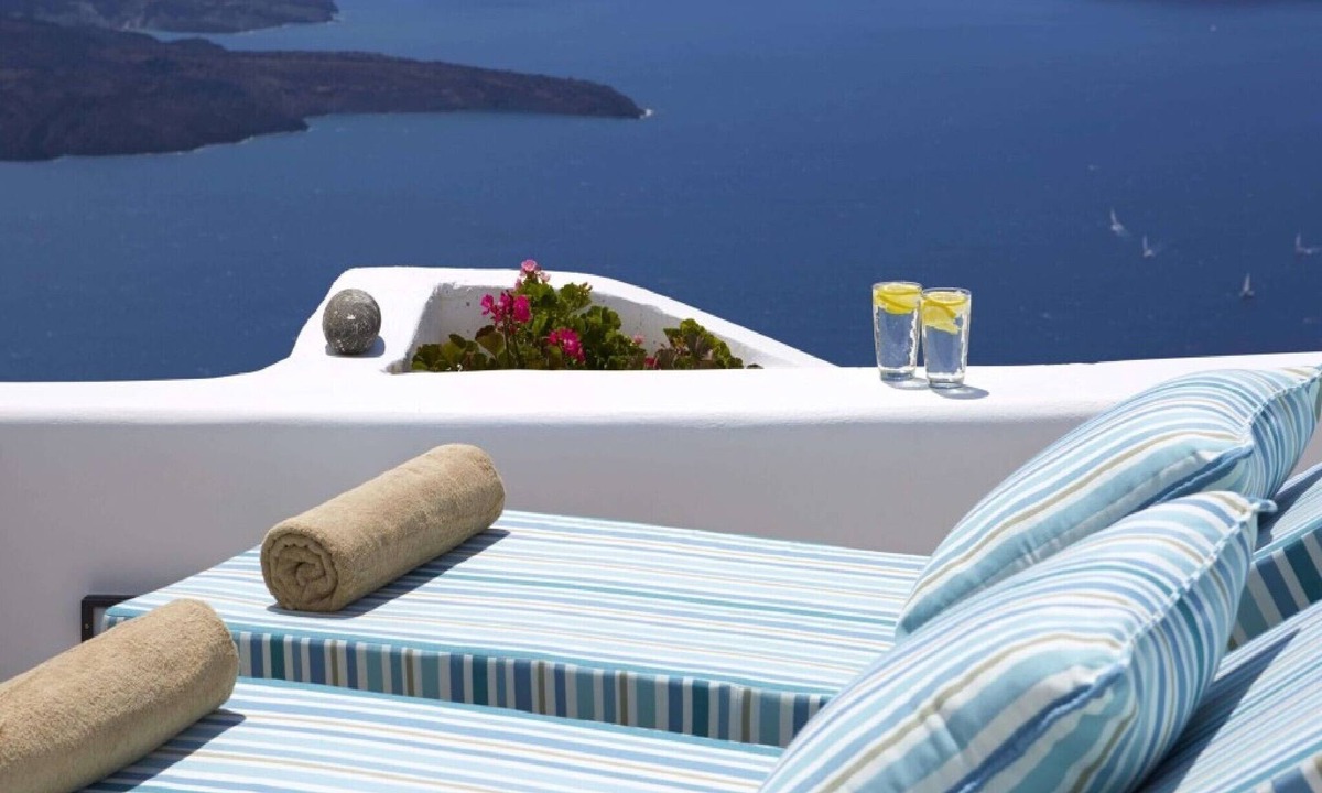 Imerovigli Villa | Wonderful Santorini Villa | Caldera View Cave House | 2 Bedrooms