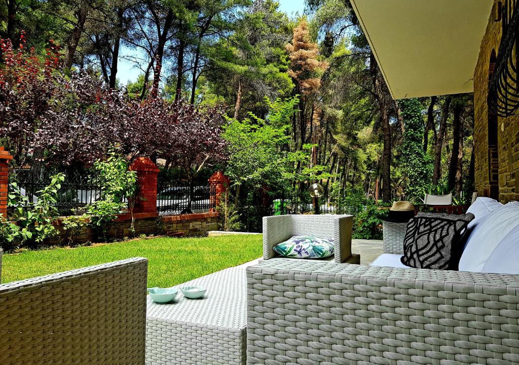 Sane House | Wood and Stone Villa