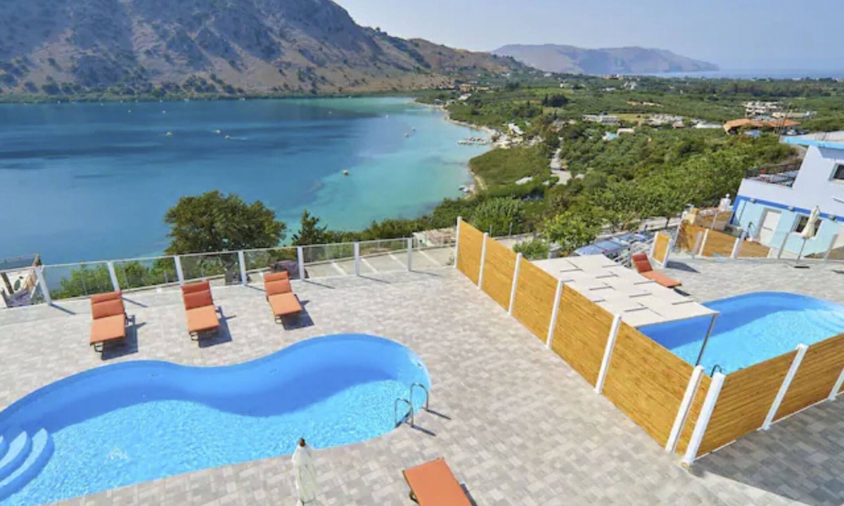 Kavallos House | Wunderschöne Villa am Kournas-See★Großer privater Pool by Interhome