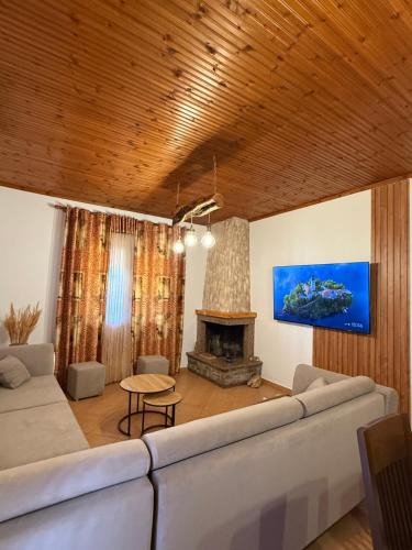 Elbasan Villa | Xhoni House