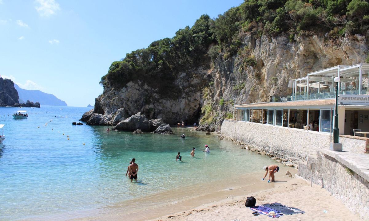 Lakones Hotel | Zefiros Traditional Hotel