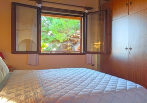 A first floor beachfront apartment at Metamorfosi Sithonia for 5 guests