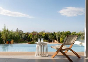 Alba Bianca Villa, Family Retreat with Heated Pool By ThinkVilla