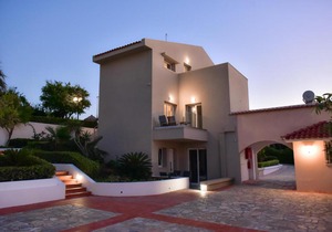 Golden Dream Apartments