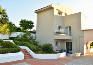 Golden Dream Apartments