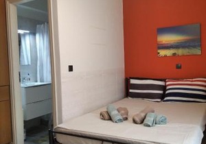 Kalamata home, Marina