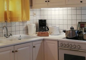 Kokkini Hani Evi's Beautiful Seafront house, With 4 Bedroom, 2-9 Persons. in Heraklion