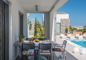 Opsis Luxury Villa with swimming pool