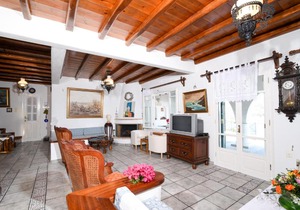 Villa with stunning sea view in Livadia