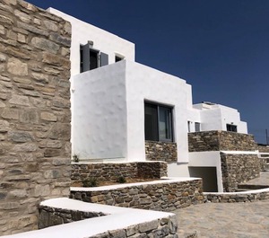 Pelican Paros 