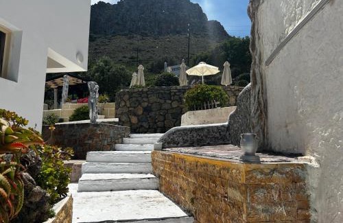 Piskopiano House | 3 Bedroom House - Sleeps 15 - Pool Garden Wifi