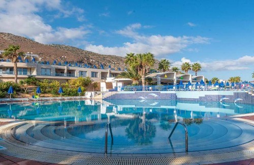 Koutouloufari Resort | 80 m² Resort ∙ 3 bedrooms ∙ 127 guests