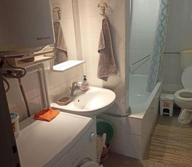 Kozani Apartment | Γκαρσονιέρα κοντά στο πανεπιστήμιο, περ κόμβος ΤΕΙ
