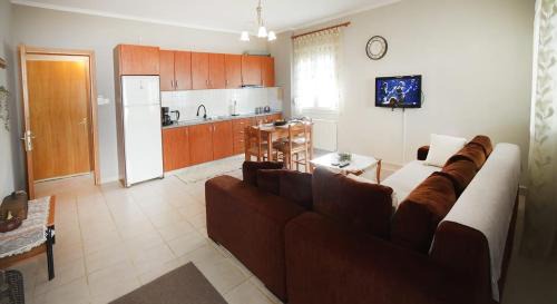 Kastoria Apartment | Διαμέρισμα με κήπο στην Χλόη Καστοριάς