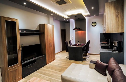 Nea Moudania Apartment | 1 Bed Apartment - Sleeps 4 - Parking, Wifi
