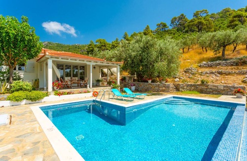 Votsi Villa | 100 m² Villa ∙ 1 bedroom ∙ 2 guests