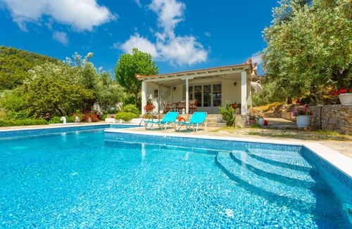 Votsi Villa | 100 m² Villa ∙ 1 bedroom ∙ 2 guests