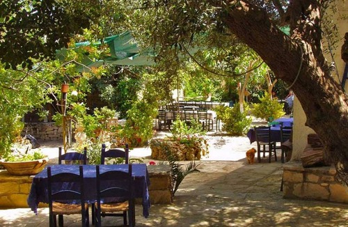 Douliana Apartment | 1000 m² Apartment ∙ 11 bedrooms ∙ 21 guests