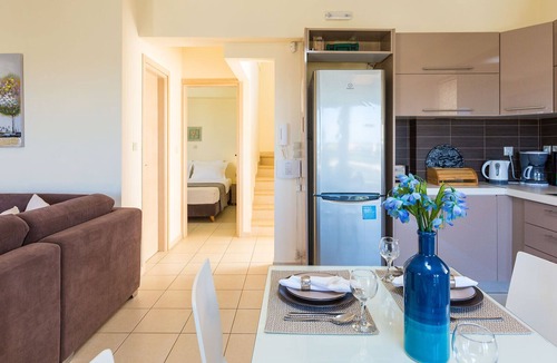 Marathi Villa | 100m to Loutraki Beach/Private Heated Pool/Ping Pong Table/BBQ Area