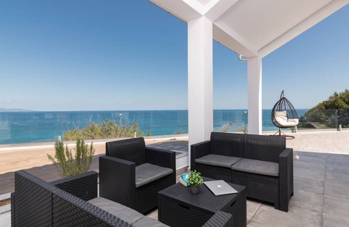 Neromilos Villa | 125 m² Villa ∙ 3 bedrooms ∙ 6 guests