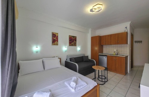 Olymbiaki Akti Apartment | 17 - ZINON Suite by SDR