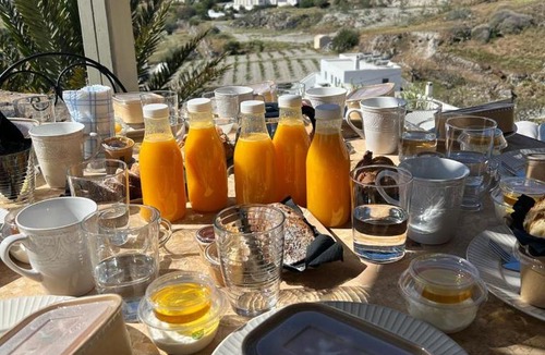 Pyrgos Villa | 1705 Castle House