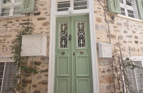 Ermoupoli Apartment | 1872 - Agnes, Cozy stony apartment with balcony