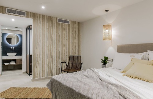 Vasilikos Apartment | 2-Bedroom Apartment with Private Pool - Lagoon Luxury Suites