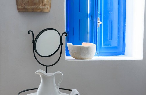 Imerovigli House | 2 Bedroom Elegant Villa at Imerovigli With Amazing sea views and hot tub