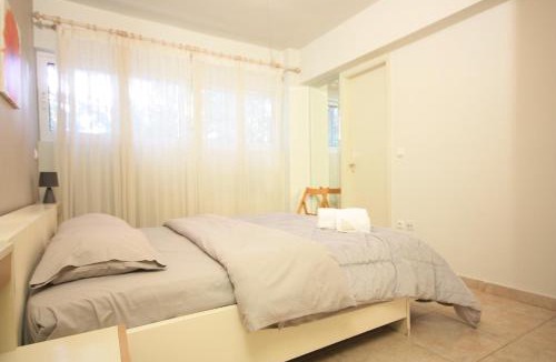Marousi Apartment | 2BDR Park View Apt - 130m2 & Private Patio