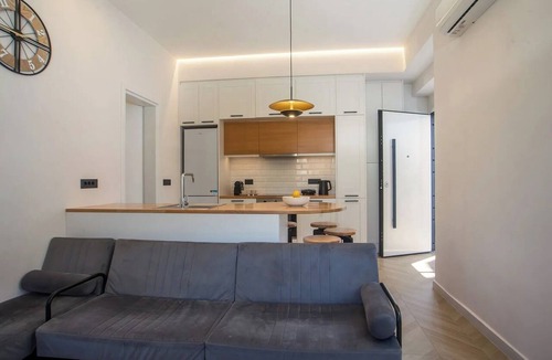 Rhodes Apartment | 2BR Apartment with 2 Bathrooms in Rhodes Center