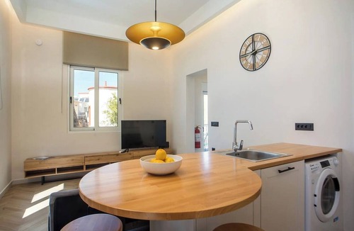 Rhodes Apartment | 2BR Apartment with 2 Bathrooms in Rhodes Center