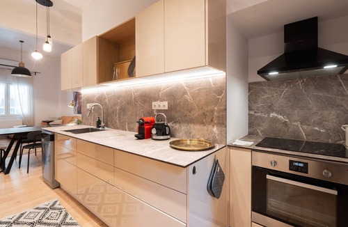 Petralona Apartment | 2BR Greek Home | Private Backyard 20' to Acropolis