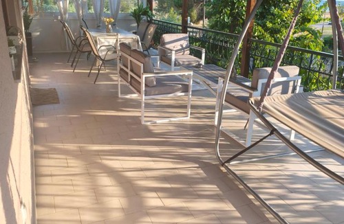 Nea Iraklia House | "2steps from the BEACH"