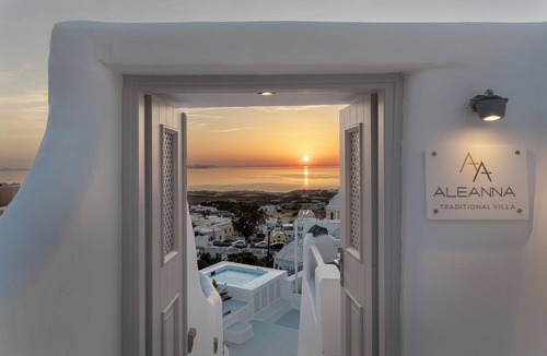 Fira Villa | 3 Bedroom Villa with Outdoor Hot Tub & Sea View, Aleanna Traditional Villa
