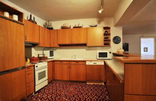 Anavyssos Villa | 3 bedrooms (shared pool with 1 house)