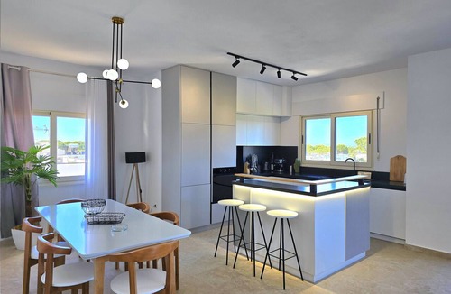 Ishem Apartment | 3 BR Serenity Penthouse 260