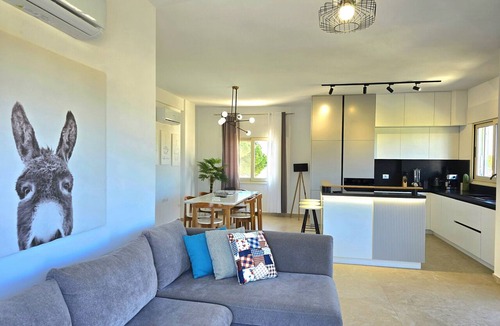 Ishem Apartment | 3 BR Serenity Penthouse 260